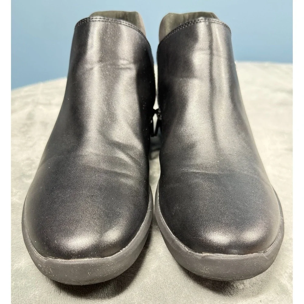 Clarks Collection Ankle Boots Womens 9 Black Leather Zip Cushion Soft
